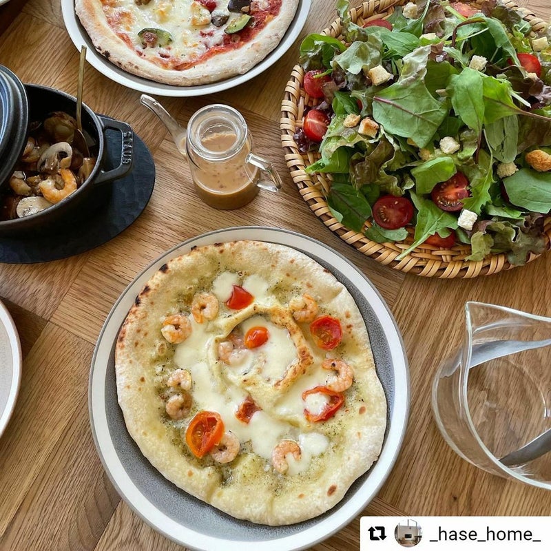 小エビとチェリートマトのジェノベーゼピッツァ@_hase_home_