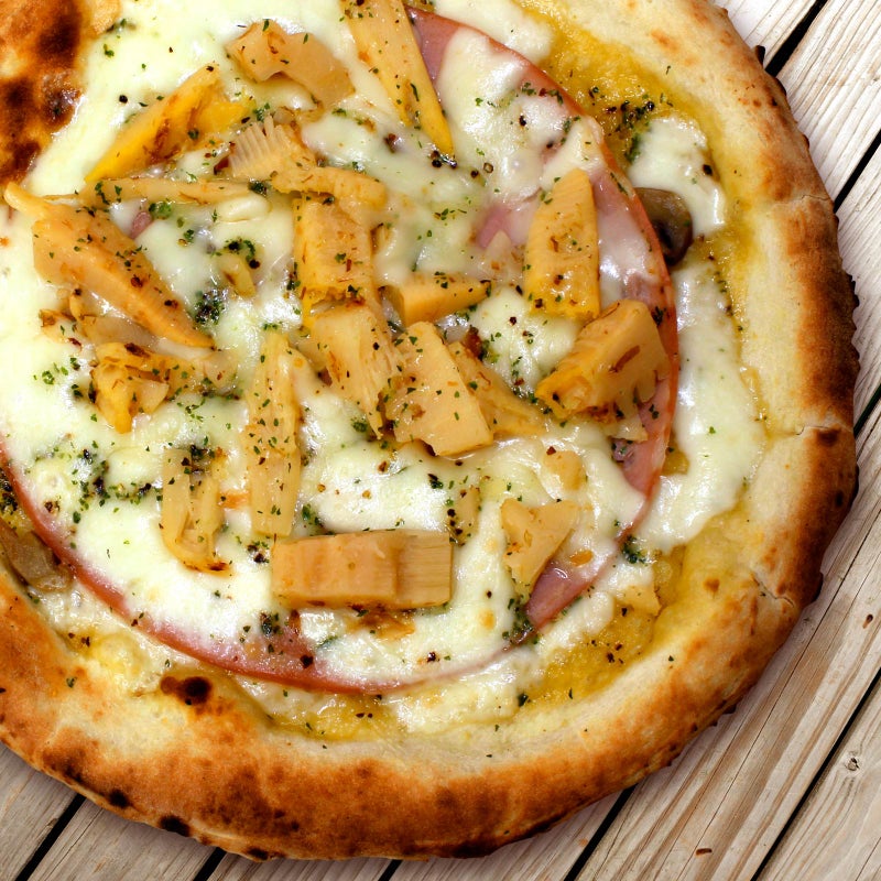 筍とモルタデッラのカルボナーラピッツァ